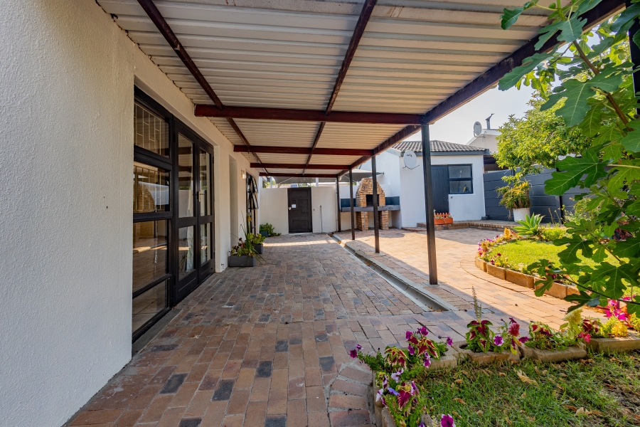 5 Bedroom Property for Sale in De Bron Western Cape